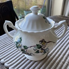 J & G Meakin ‘Classic White’ Vintage Lidded Sugar Bowl