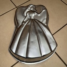 1998 Wilton Retired Mattel Barbie Princess Cake Tin Baking Pan 2105-9815 Props