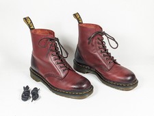 Dr Martens 1460, Pascal