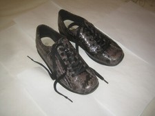 Ladies shoes ‘ DAMART ‘ – black / grey – size 4 – good condition