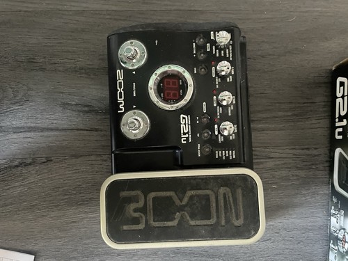 Zoom guitar effects - zoom,