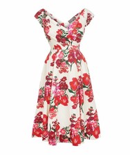 Bombshell Katya Wildman Roses