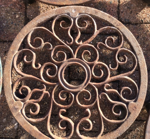 Cast iron round - cast, wheeled