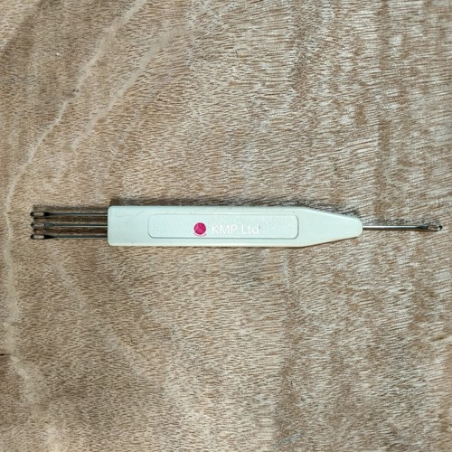 Knitmaster mod 305 knitting - knitmaster,