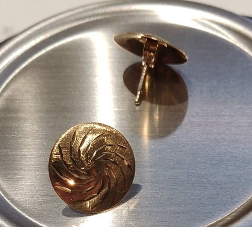 Gold diamond cut domed - cut,,