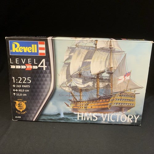 Revell model kit - model,