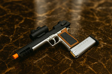 Resident Evil 2 Lightning Hawk Desert Eagle .50AE Prop Replica Magnum