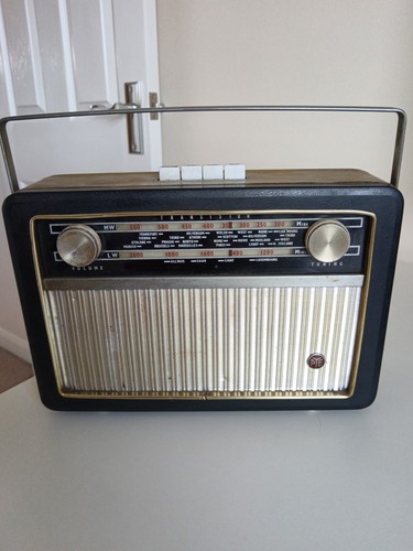 Vintage pye 1355 battery radio - pye,