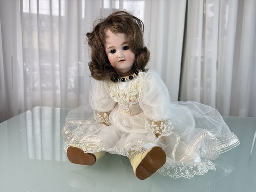 Artist doll vintage simon - doll,
