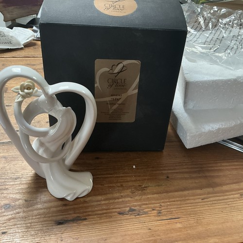 Enesco circle love do - circle, of