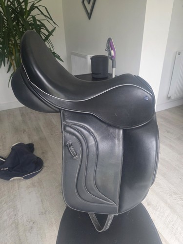 Medium wide dressage - 1/2,