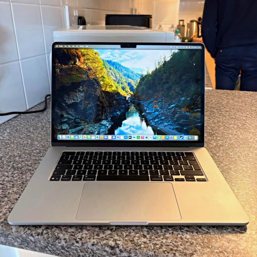 Apple macbook pro - apple, in