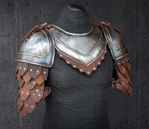 Steel pauldrons and - gorget, set