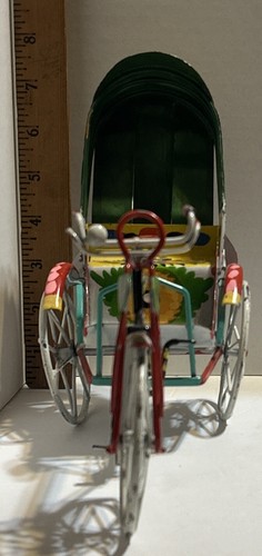 Vgt asian rickshaw tuk - tuk,