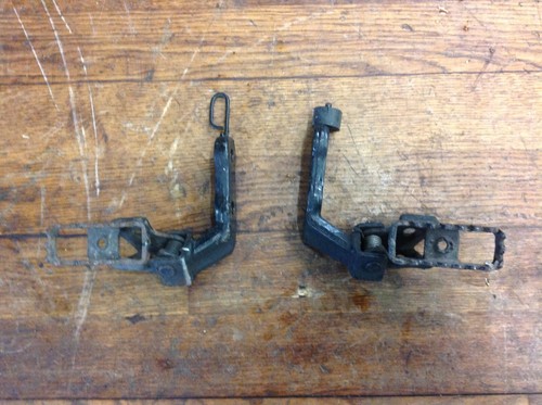 Front foot pegs hangers - pegs, left