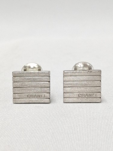 Chanel earrings gold - chanel,