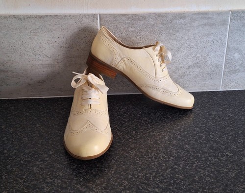 Clarks narrative hamble - narrative, ~