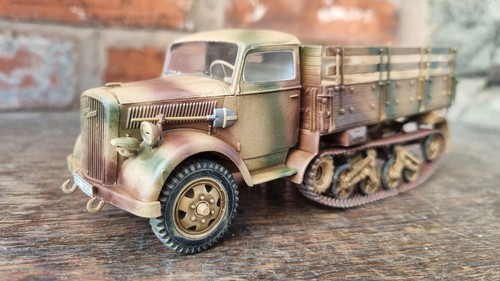 Built painted 1 35 - &, painted.