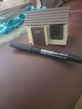 Britains farm buildings Vintage Chicken Coop 1:32 Scale Plastic Window And Door 