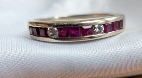 9ct white gold ruby - 9ct, and