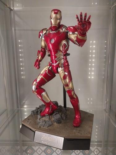 Hot toys age - toys,