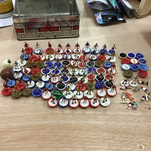 Apx subbuteo players in - 70,