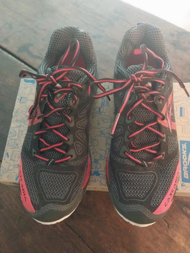 Size brooks cascadia 9 - 8,