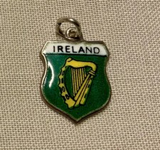 VINTAGE IRISH HARP, IRELAND SILVER ENAMEL SHIELD TRAVEL CHARM.