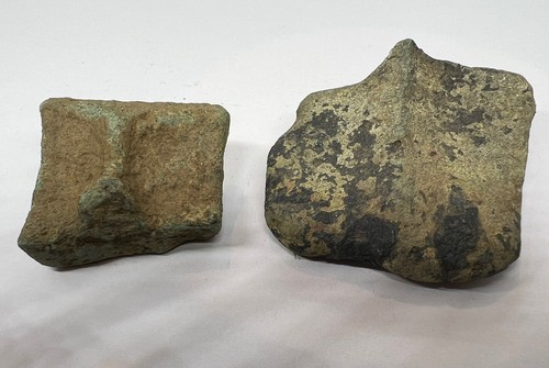 Medieval pot cauldron legs - /,