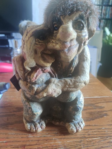 Nyform troll loving couple - nyform, 10"