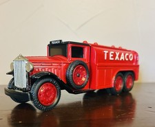 ERTL Diamond T 1930 2 1/2 Ton