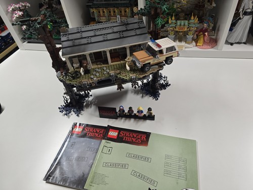 Lego stranger things 75810 - stranger,