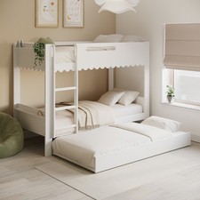 White Scalloped Triple Sleeper