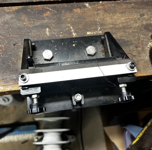 Leather splitting machine