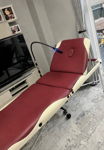 Tahiti massage table with