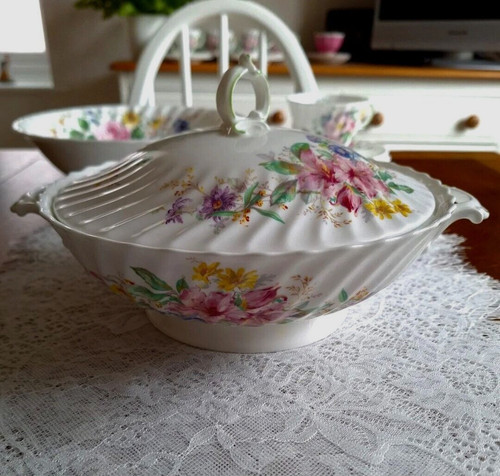 Royal doulton arcadia lidded - royal,