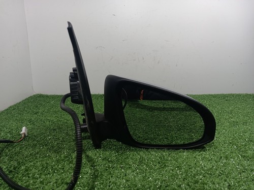 232631018 right rearview - right,