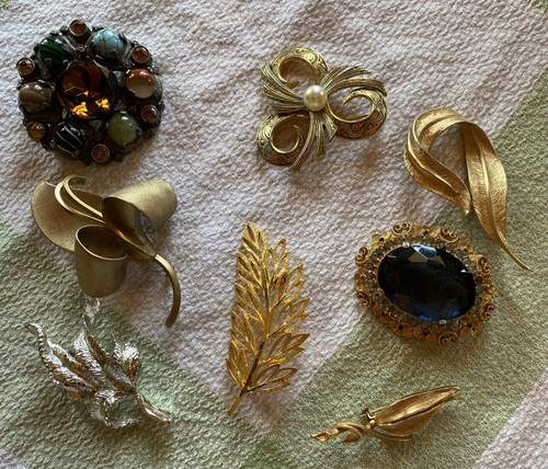 Vintage job lot brooches - 8,