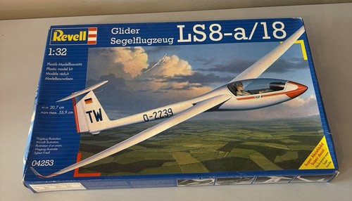 Revell glider - 1:32,