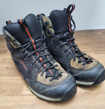 UK8.5 Garmont Black Leather