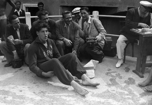 Swimmer jany surrounded - jany,
