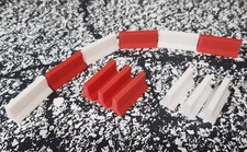 New 12 x Red & White Jersey Barriers OO Gauge 1:76 Scale Models Train Railway