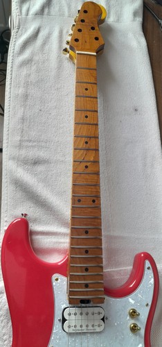 Guitar neck fit strat - neck, to