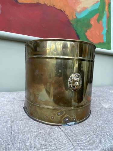 Vintage brass pot holder lion - brass,