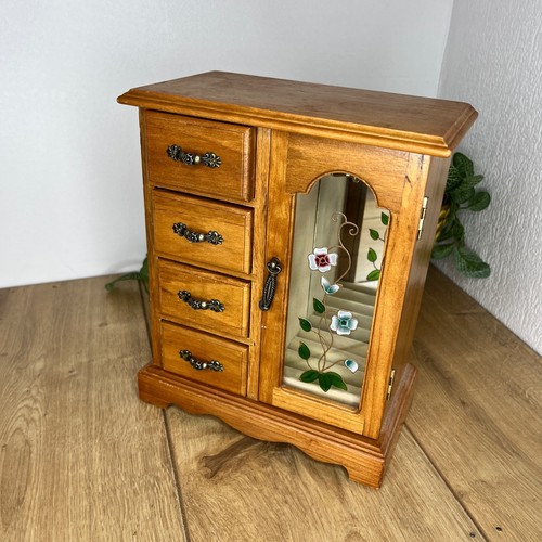Vintage wooden jewellery - wooden,