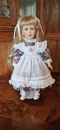 Beautiful blonde porcelain - blonde,