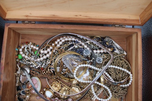 Vintage estate jewelry box - estate,