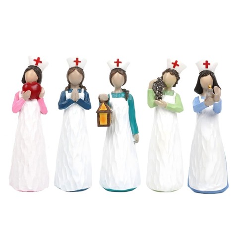 Unique nurse figurine - unique, carrying