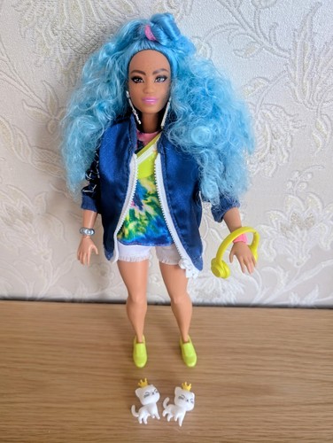 Barbie extra doll curvy - doll, with
