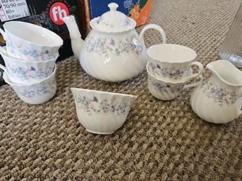 Wedgwood teapot teacups and - teacups,